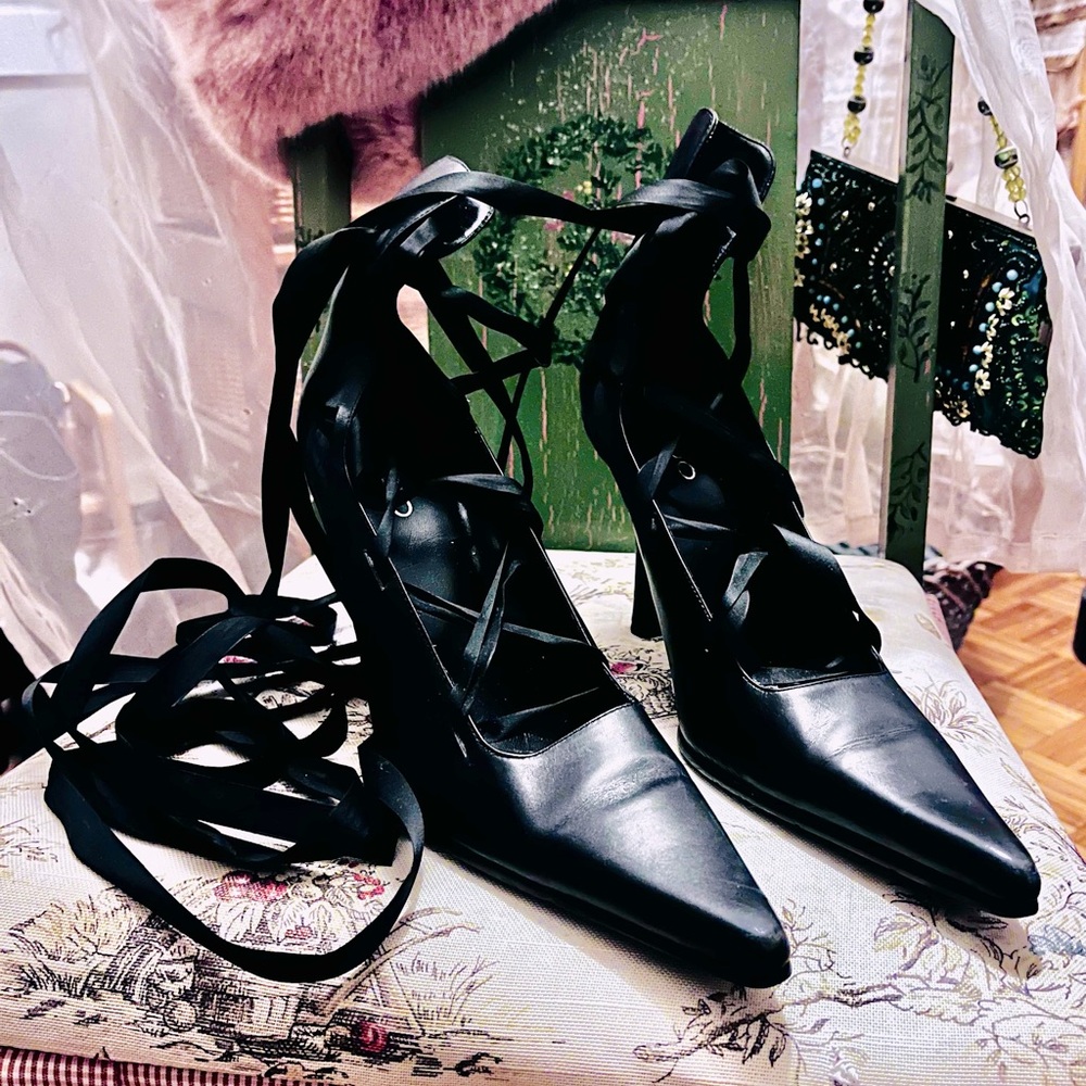 Aldo black leather ankle tie pumps